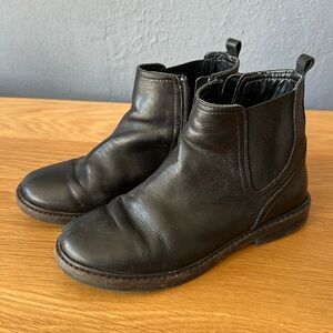 Zara girls black leather boots size 32